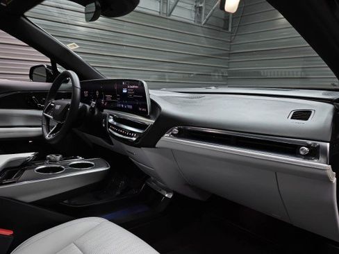 Used 2024 Cadillac Lyriq Luxury RWD image 13