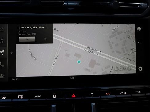 Used 2026 Aston Martin V8 Vantage Coupe image 25