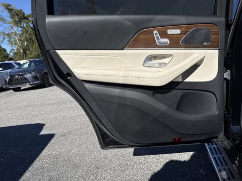 Used 2023 Mercedes-Benz GLS 450 GLS 450 image 43