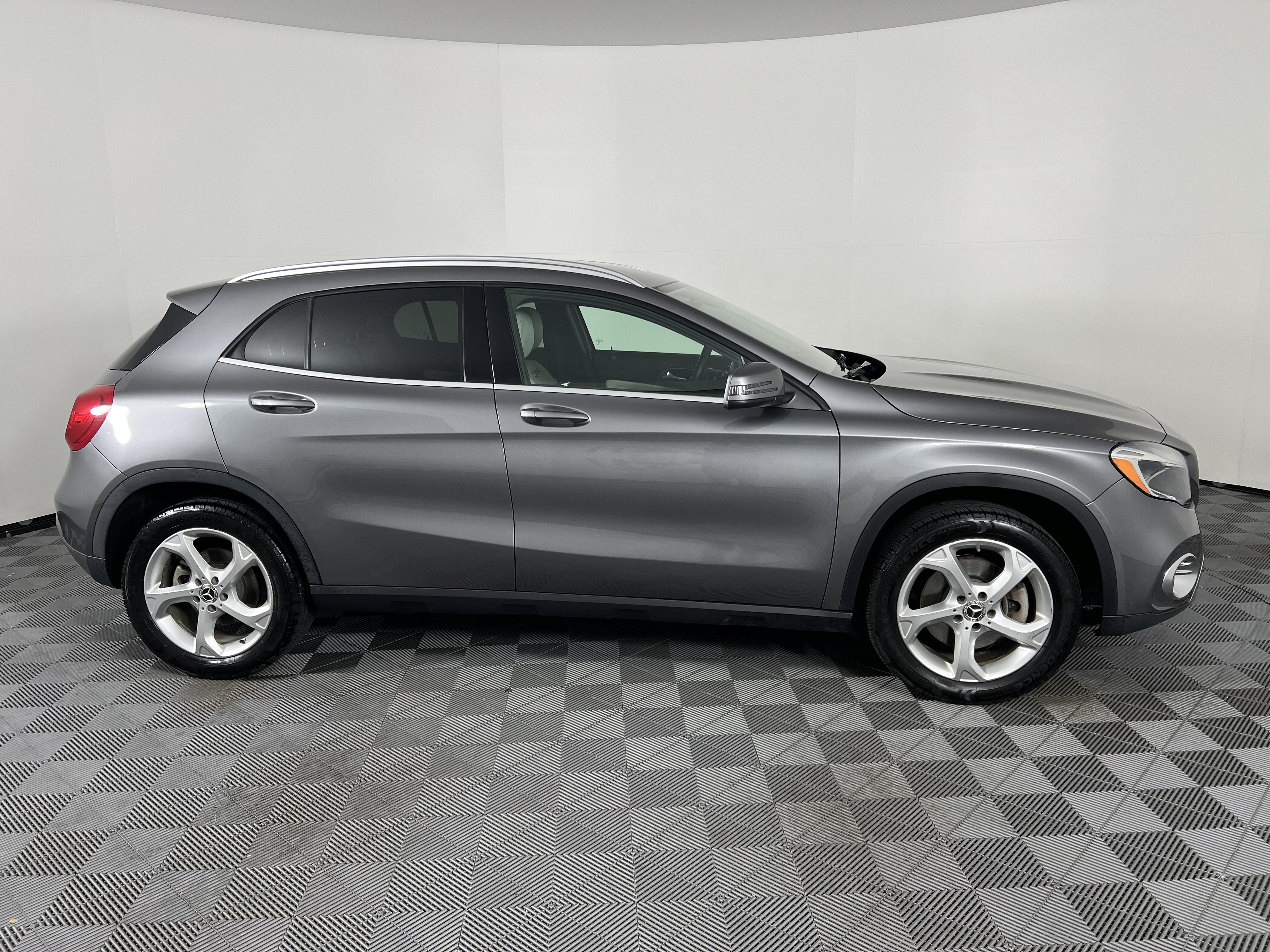 Used 2020 Mercedes-Benz GLA 250 4MATIC image 14