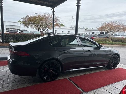 Used 2024 Jaguar XF R-Dynamic SE RWD image 8