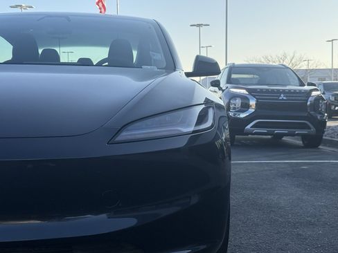 Used 2025 Tesla Model 3 Long Range image 27