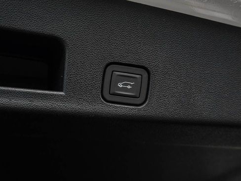 New 2026 GMC Acadia Elevation w/ Elevation Premium Package AWD/4WD image 9