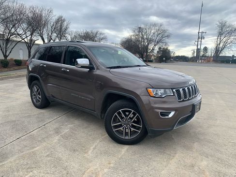 Used 2019 Jeep Grand Cherokee Limited image 4