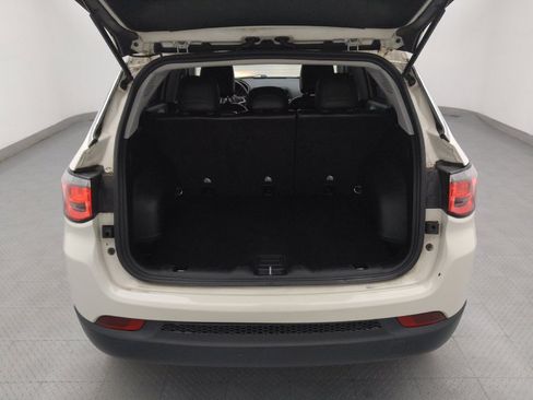 Used 2020 Jeep Compass Latitude FWD image 29