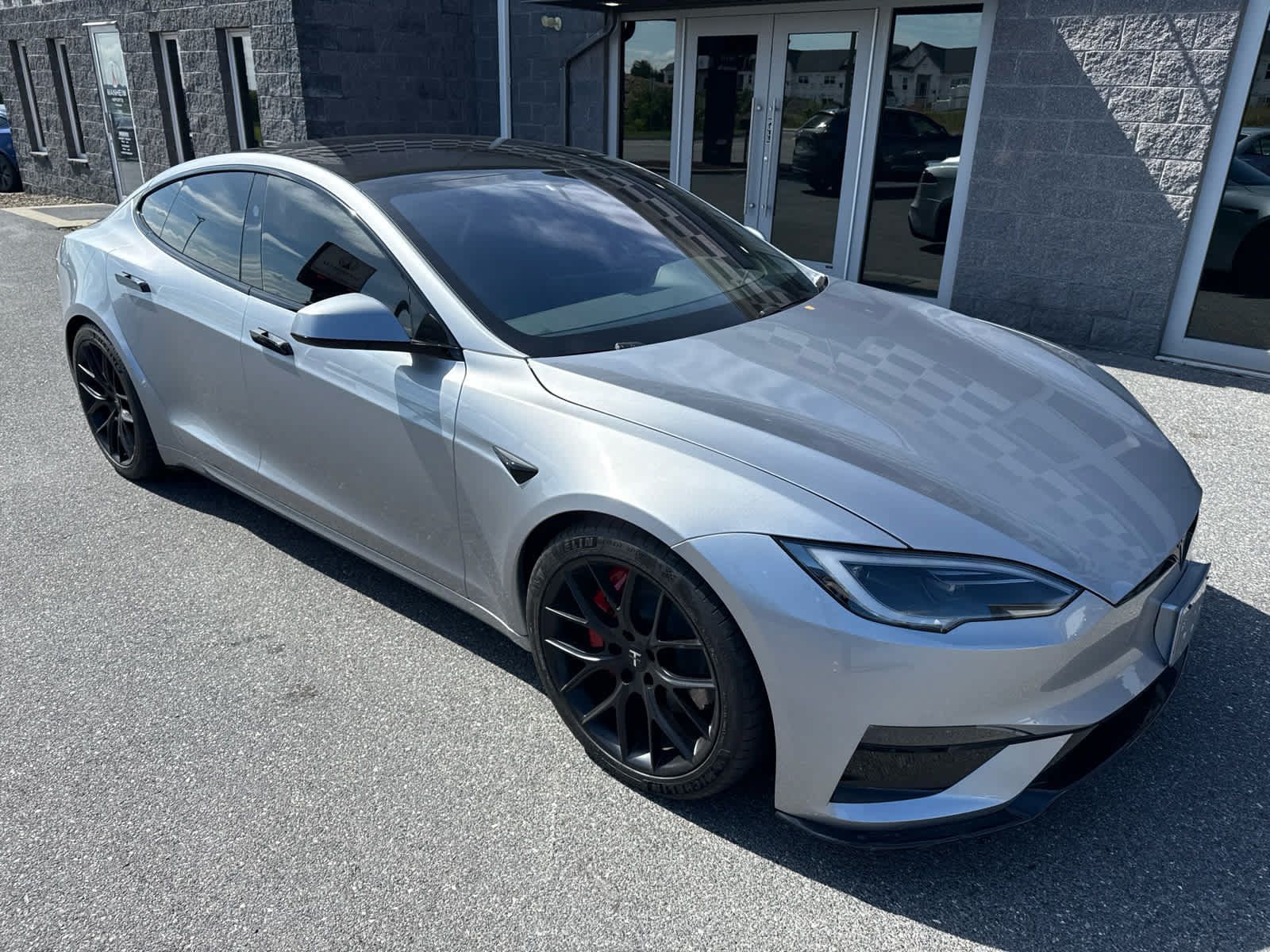 Used 2026 Tesla Model S Plaid AWD/4WD image 2