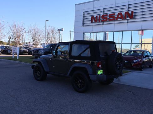 Used 2015 Jeep Wrangler Sport image 7