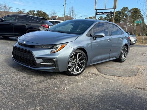 Used 2021 Toyota Corolla SE image 3