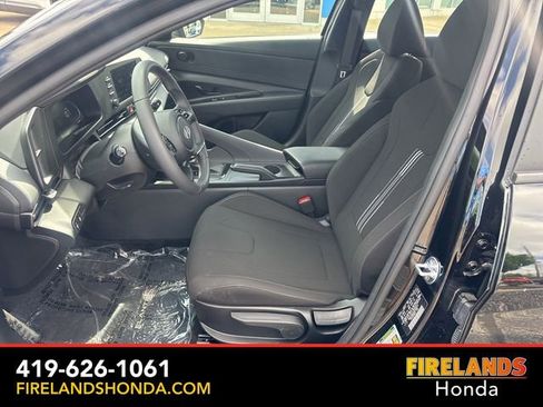 Used 2025 Hyundai Elantra Sport FWD image 12