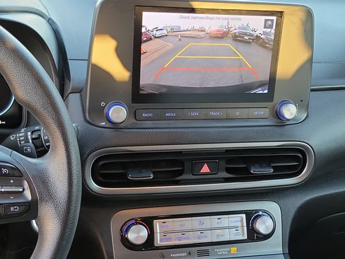 Certified 2023 Hyundai Kona SE image 12