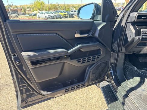 New 2025 Toyota 4Runner Limited AWD/4WD image 9