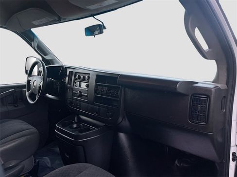 Used 2024 GMC Savana 2500 w/ Driver Convenience Package image 25