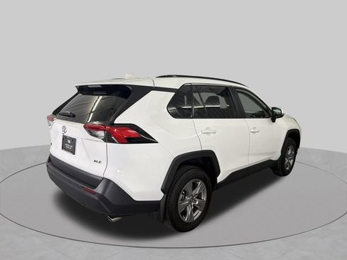 Used 2024 Toyota RAV4 XLE w/ Convenience Package FWD image 5