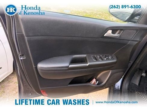 Used 2018 Kia Sportage LX AWD/4WD image 7