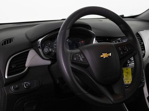 Certified 2022 Chevrolet Trax LS w/ Tint and Cruise Package image 34