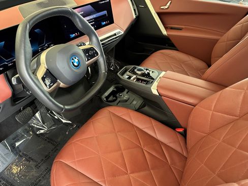 Certified 2024 BMW iX xDrive50 w/ Sport Package AWD/4WD image 4