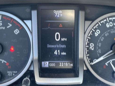 Used 2022 Toyota Tacoma SR5 RWD image 27