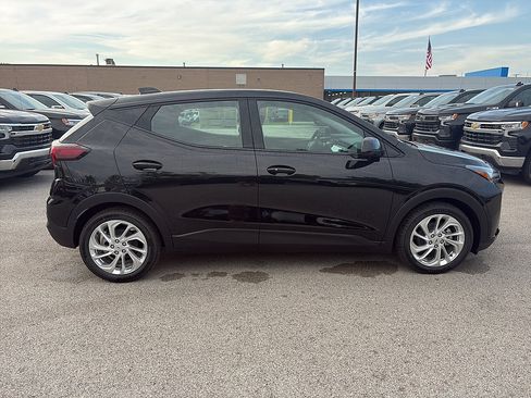 New 2027 Chevrolet Bolt LT w/ Comfort Package FWD image 6