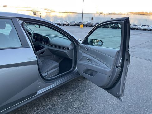 Certified 2023 Hyundai Elantra SEL w/ Convenience Package image 22