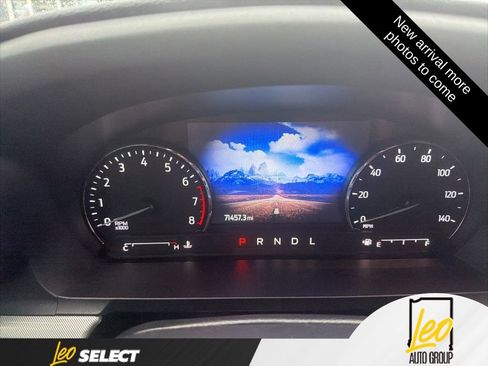 Used 2022 Ford Explorer XLT w/ Equipment Group 202A AWD/4WD image 9