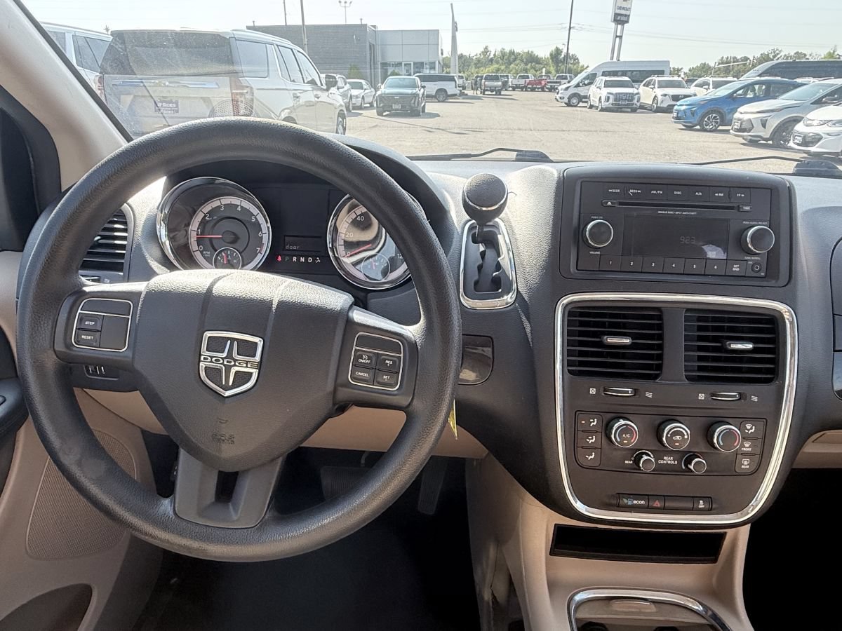 Used 2014 Dodge Grand Caravan SXT FWD image 11