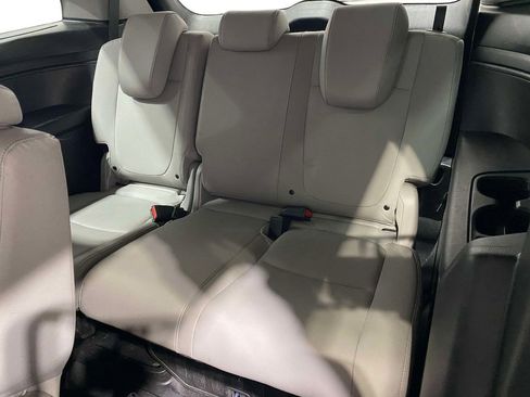 Used 2023 Honda Odyssey Touring image 14