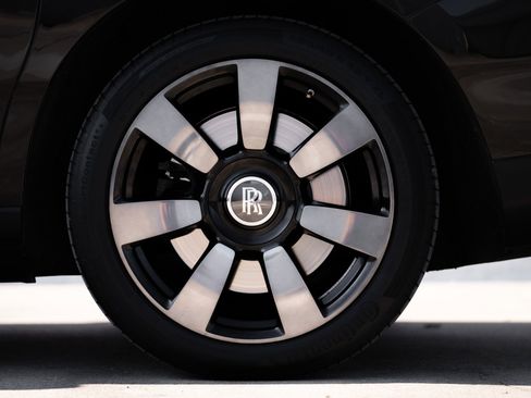 Used 2023 Rolls-Royce Cullinan image 38