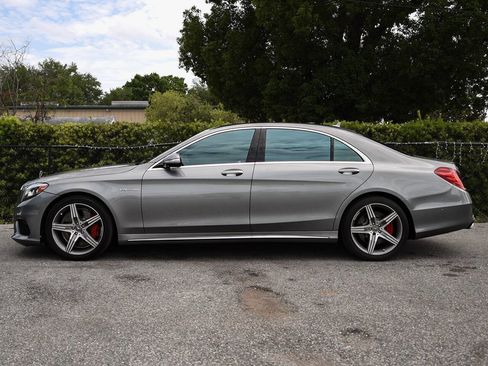 Used 2015 Mercedes-Benz S 63 AMG 4MATIC Sedan w/ Executive Rear Seat Package image 11