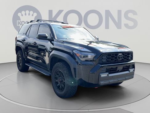 Used 2025 Toyota 4Runner TRD Off-Road Premium AWD/4WD image 7