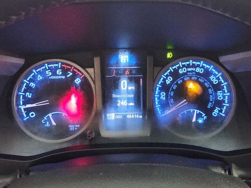 Used 2021 Toyota Tacoma SR5 RWD image 15