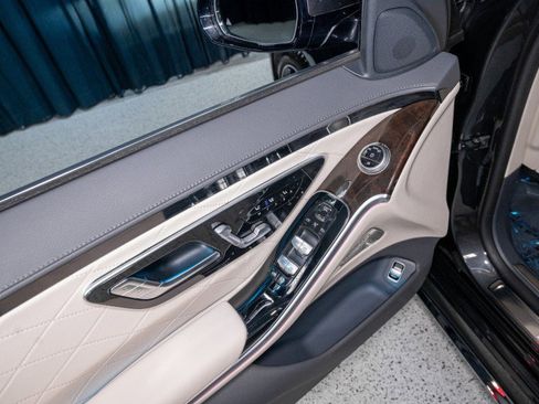 Used 2026 Mercedes-Benz S 500 4MATIC image 9