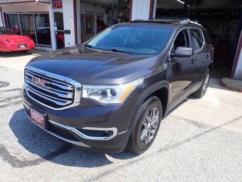 Used 2017 GMC Acadia SLT AWD/4WD image 2