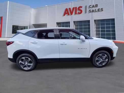 Used 2025 Chevrolet Blazer LT FWD image 5