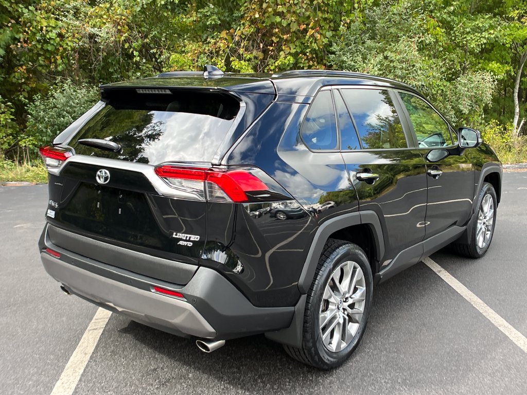 Used 2020 Toyota RAV4 Limited AWD/4WD image 5