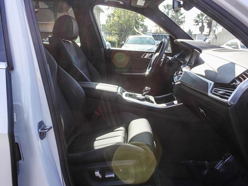 Used 2021 BMW X5 xDrive40i w/ Convenience Package image 16