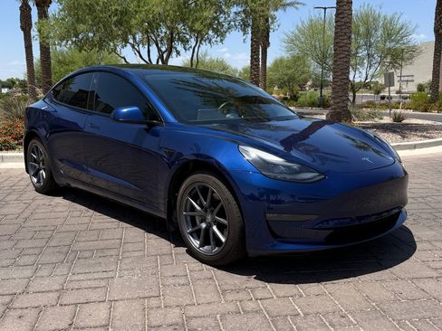 Used 2022 Tesla Model 3 Long Range AWD/4WD image 1
