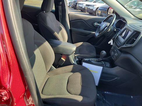 Certified 2020 Jeep Cherokee Latitude w/ Cold Weather Group FWD image 18