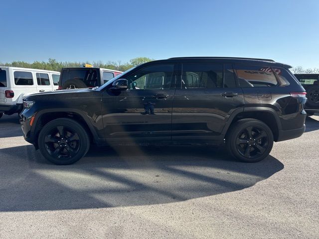 Used 2024 Jeep Grand Cherokee L Altitude AWD/4WD image 6