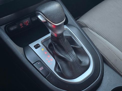 Used 2019 Kia Forte LXS FWD image 34