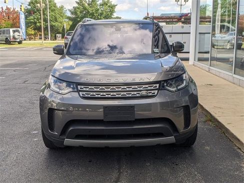 Used 2018 Land Rover Discovery HSE image 2