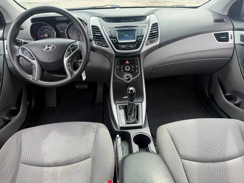 Used 2015 Hyundai Elantra SE w/ Option Group 02 FWD image 15