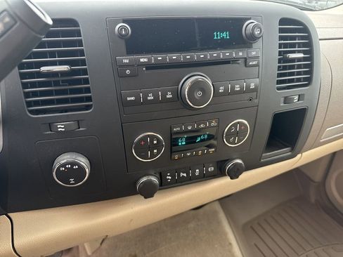 Used 2013 Chevrolet Silverado 2500 LT w/ Interior Plus Package image 19