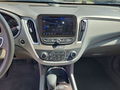 Used 2025 Chevrolet Malibu LT image 30