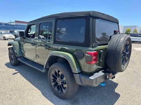 Used 2023 Jeep Wrangler Unlimited Sahara w/ Cold Weather Group AWD/4WD image 7