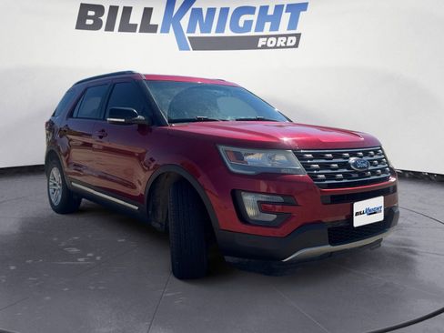 Used 2016 Ford Explorer XLT w/ Equipment Group 202A FWD image 7