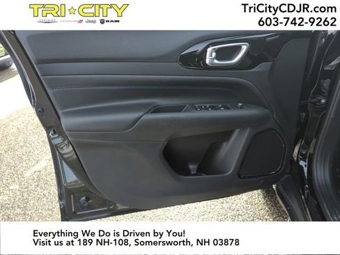 New 2026 Jeep Compass Latitude image 10