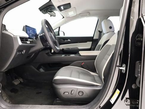 Used 2025 Honda Prologue EX image 13