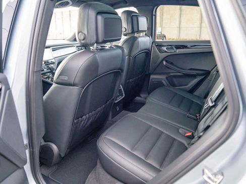 New 2026 Porsche Macan image 24