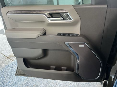 Used 2024 Chevrolet Silverado 1500 LTZ image 28