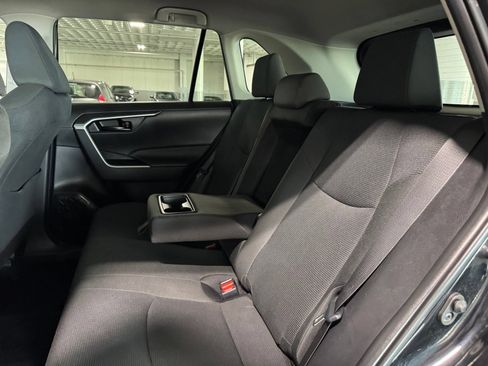 Used 2024 Toyota RAV4 LE AWD/4WD image 34